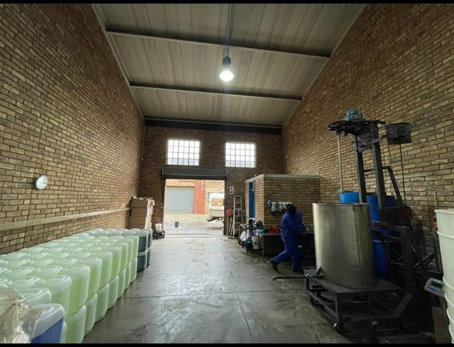 INDUSTRIAL PROPERTY TO RENT IN HENNOPSPARK